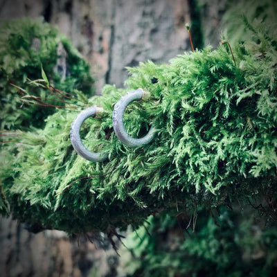 VIRTUOUS CIRCLE MINI HOOPS